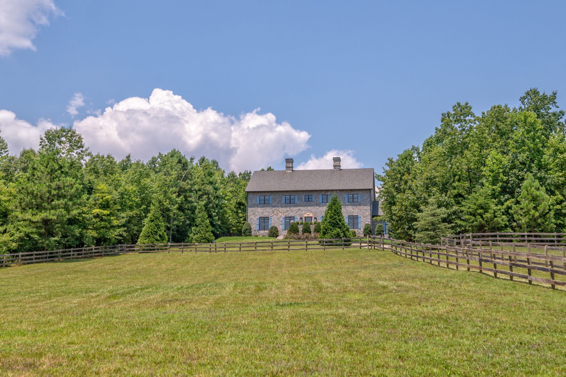 SOLD – Knolland Farm with a barn and CETA access