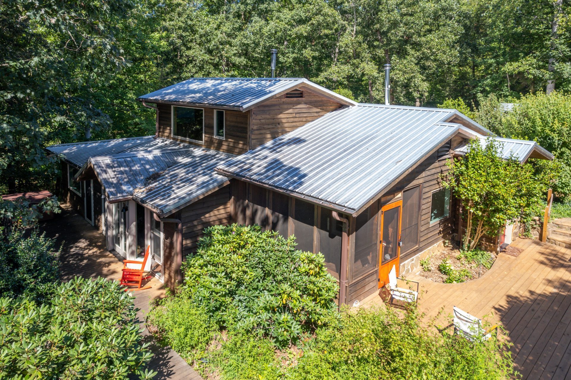 Under contract: Peace and nature: 9.21 acre farm with energy efficient home