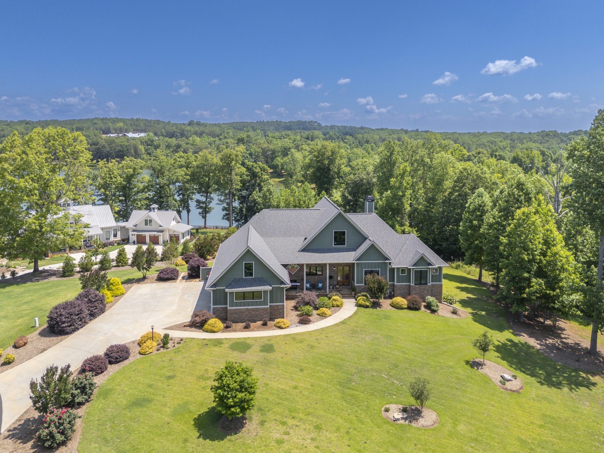 Derbyshire custom 5,314 sqft. home with lake view!